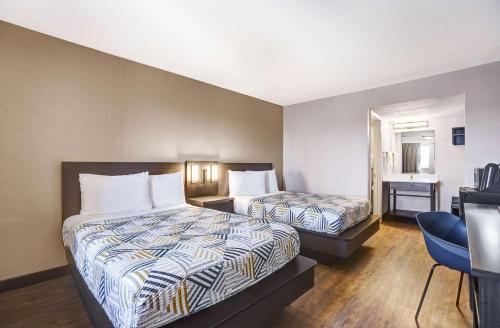 2 double beds