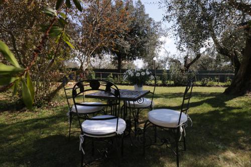 Сад, Relais Felciaino B&B in Кастаньєти Кардуччі