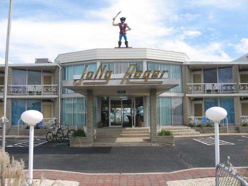 The Jolly Roger Motel - 출입구