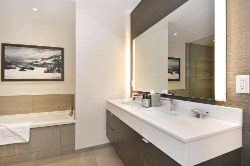 Luxury 2 BR in Canyons Village - Walk to Slopes - image 4