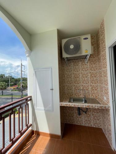 バルコニー/テラス, บ้านบัว เมืองใหม่ Baanbua Muangmai in タラン