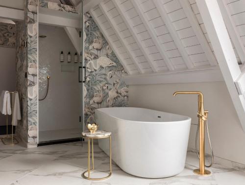 Poorter Boutique Hotel - Tap to explore photos