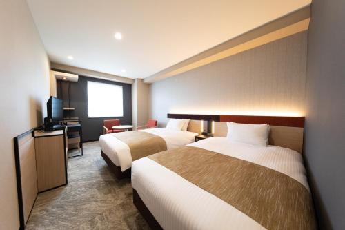Standard Twin Room image 2