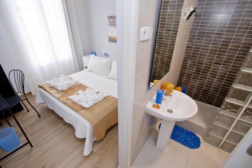Barcelona City Hotel - image 6