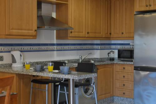 Bonito apartamento al lado de la playa con vistas al mar