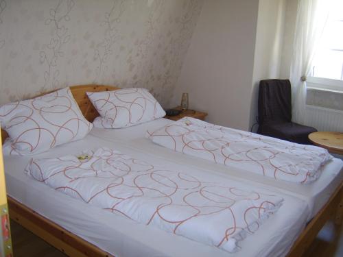 2 bedrooms, 2 beds