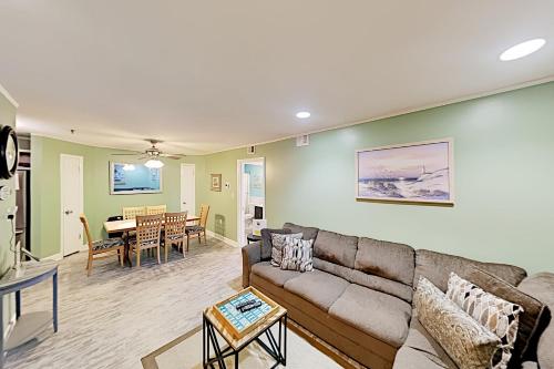 New Remodeled Hilton Head Beach Villa condo - main image
