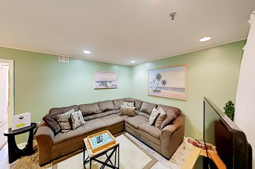 New Remodeled Hilton Head Beach Villa condo - image 2