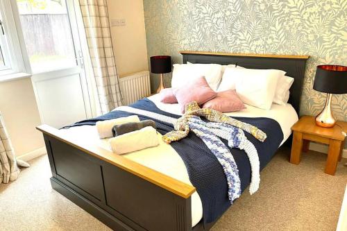 Koala and Tree - VIBRANT GARDEN ANNEX - SLEEPS 4 - image 2