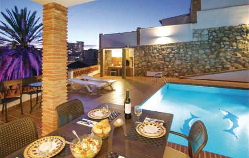 2 Bedroom Stunning Apartment In Fuengirola, Malaga - Fuengirola