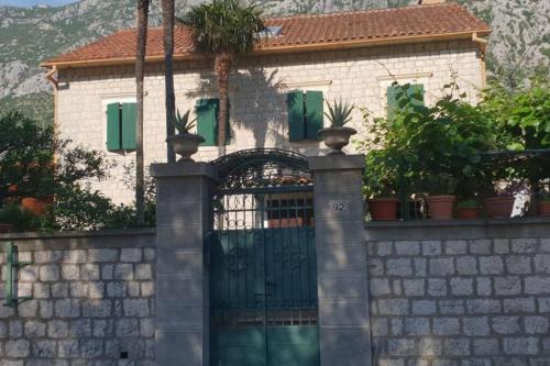 Garden Apartment- near sea 2 - image 4