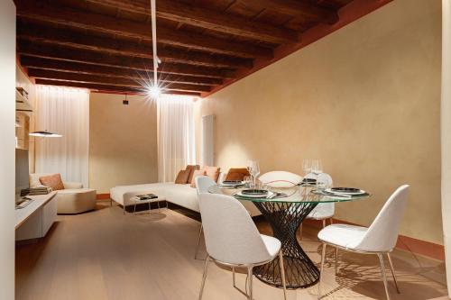 1881 LUXURY SUITES - image 2