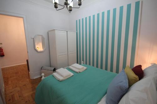 Nautic M1 R2 - Classy & Cozy Double Room with Shared Bathroom in Marques Pombal, Lisabon