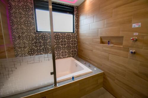 Hotel Catalina – Mexico City, CT