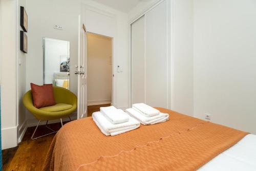 Amazing Double room with En-suite Bathroom, Central Lisbon Listed Instant Book on