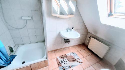 Bathroom, FMI9Accomation Raunheim in Raunheim