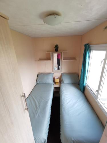 No99 Static Caravan Widemouth Fields 3 mins from beach