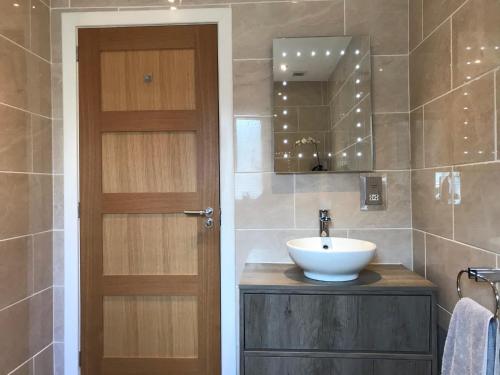 Bathroom, Dervaig, Newtonmore - 15 mins from Aviemore in Newtonmore