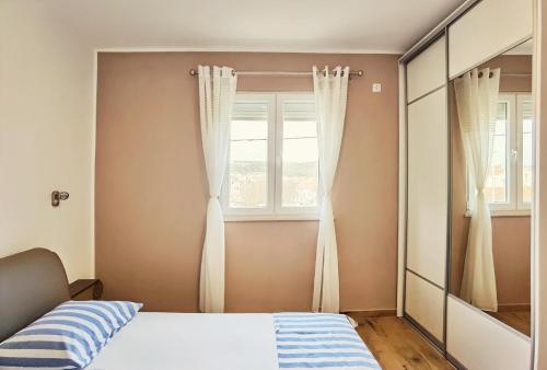 Family friendly house with a swimming pool Bibinje Zadar - 5778 - image 3