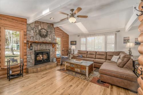 Lazy Elk Retreat Cabin - image 4