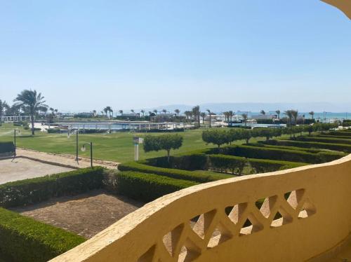 陽台/露台, Mousa Coast Chalets & Villas- Managed By Mousa Coast- Family Only in 拉斯蘇德爾