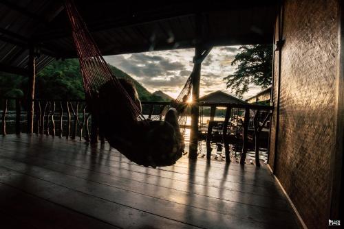 ชอว์ งาทอง รีสอร์ต Chor Ngar Thong Erawan Kanchanaburi in Si Sawat