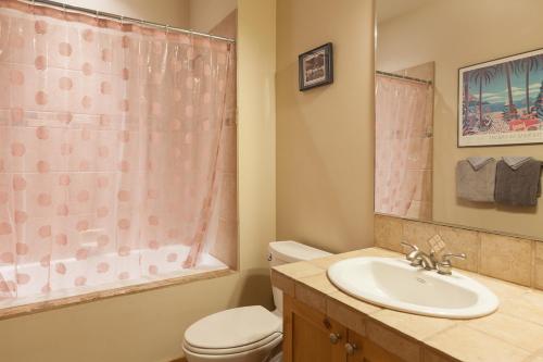 River Scene - Great Views! 30 day minimum required home