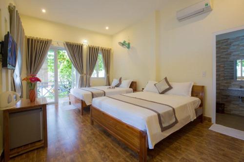 Standard family lake view