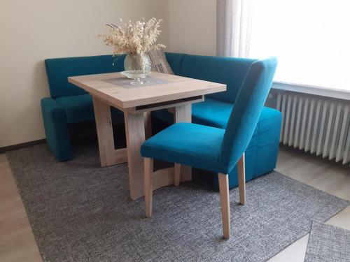 Ēdiens un dzērieni, Nähe Nürburgring in Quiddelbach, Gästezimmer mit Lounge (Nahe Nurburgring in Quiddelbach, Gastezimmer mit Lounge) in Quiddelbach