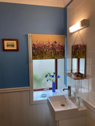 Holly Cottage in Ballachulish