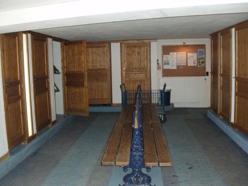 Beautiful spacious apartment Loir close to commodities - image 8