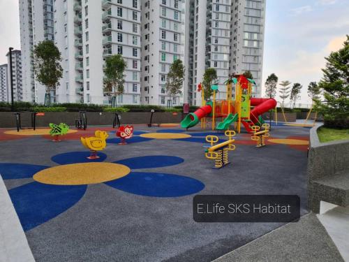 Playground, E.Life SKS Habitat
WiFi+Netflix in Larkin