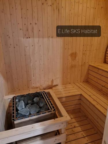 Sauna, E.Life SKS Habitat
WiFi+Netflix in Larkin