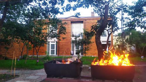2 bedrooms, 4 beds
