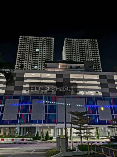 Exterior view, E.Life SKS Habitat
WiFi+Netflix in Larkin