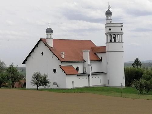 ทัศนียภาพ, Bela golobica Bogojina in โมราฟสเกโทพลิซ