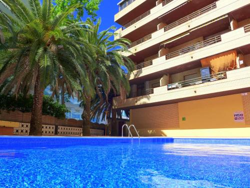 2 bedrooms, 5 beds