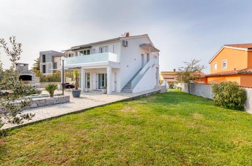Apartmani Miki — other in 13 Ulica Debeli vrv, Vinkuran, 52100, Croatia