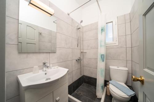 Iris Apartments - image 4