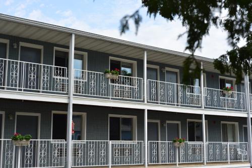 White Rose Motel - image 5
