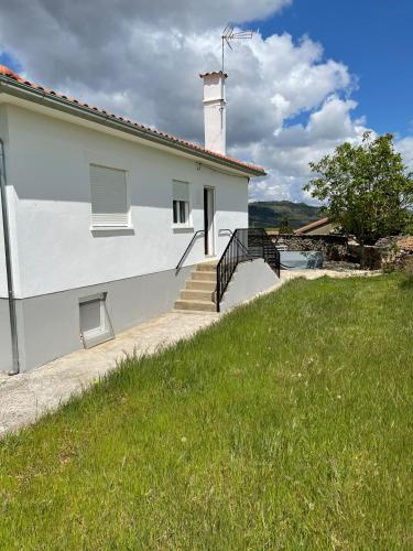 Iekārtas, Casa das Indrineiras in Mogadouro