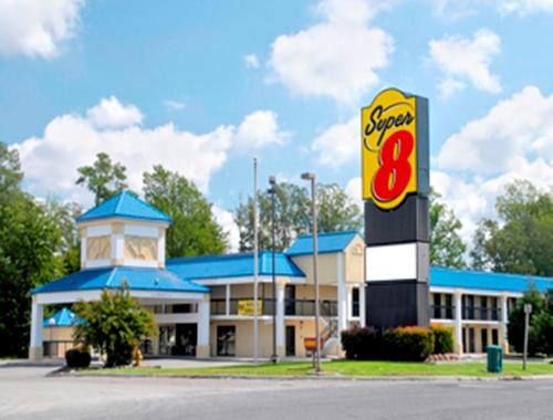 Super 8 by Wyndham Ruther Glen Kings Dominion Area