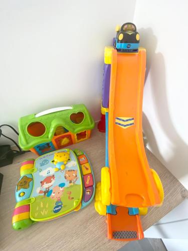 Belle maison de 140m2, proche centre ville in ชาลอง