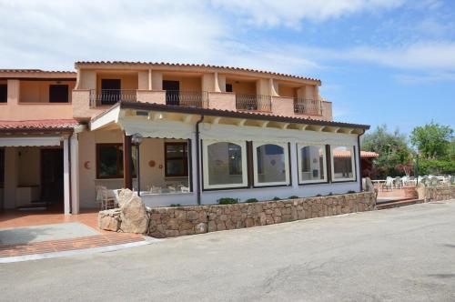 Bejárat, Hotel La Palma in San Teodoro Városközpont