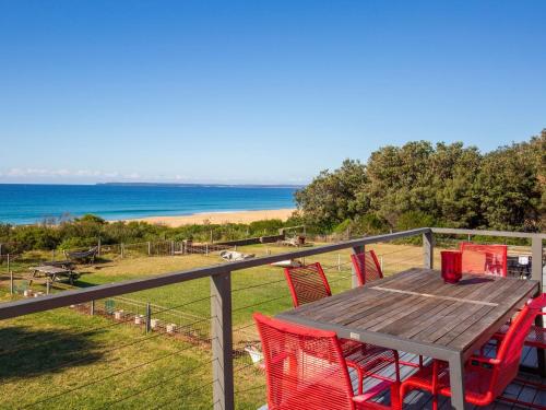 Endless Summer I Pet Friendly Absolute Beachfront in Jervis Bay
