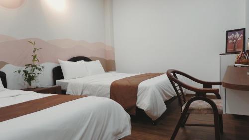 Deluxe Quadruple Room image 5
