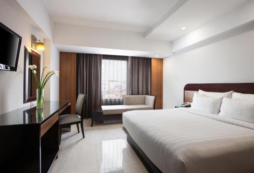 Deluxe King Room room in Hotel Santika Premiere Semarang