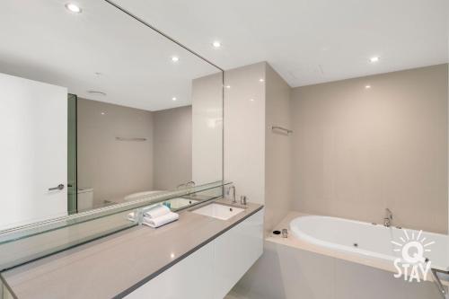 Circle on Cavill – 2 Bedroom Hinterland - 3 Night Special!