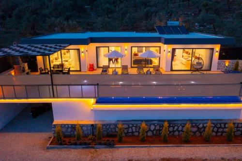 Villa Corleone-Modern Villa with Jacuzzi in Kalkan - Accommodation - Kas