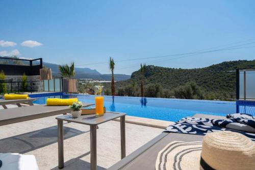 Corleone - Modern Villa with Jacuzzi in Kalkan